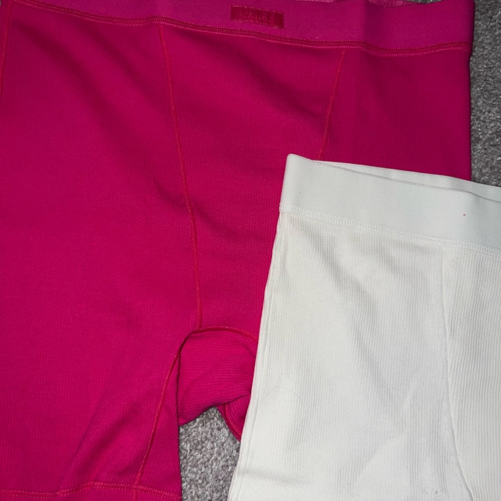Skims Raspberry and Bone Cotton Rib Boxers - Picture 2 of 9